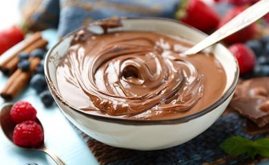 Recipes for chocolate sauces for ice cream, cakes, muffins and meat