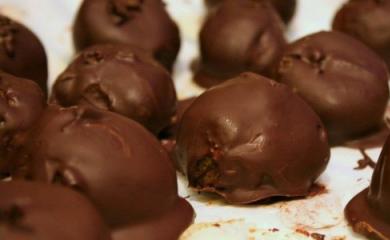 DIY homemade chocolates: recipes with photos